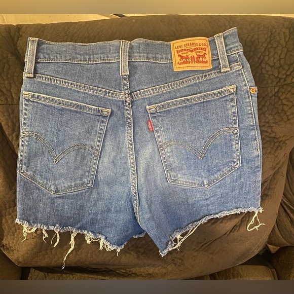 Levi High Rise  Shorts - Picture 2 of 4